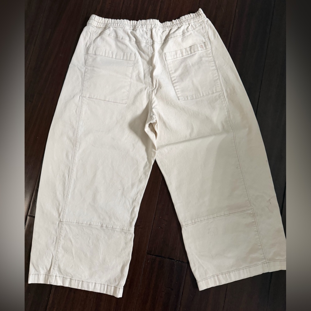 Pilcro Barrel Light Cream Crop Trousers L P - Picture 3 of 6